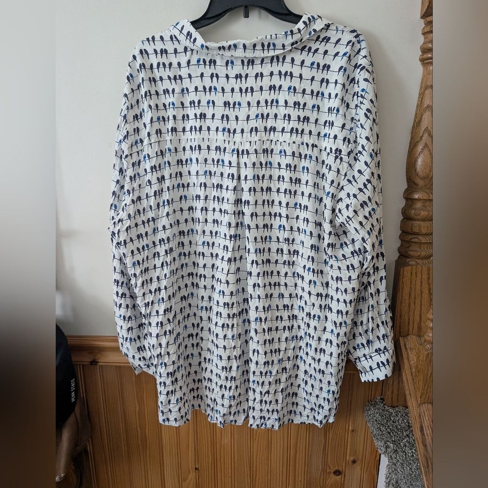 Jane and Delancey Bird Novelty Print Button Down Roll‎ Tab Blouse Plus Size 3X - Picture 6 of 8